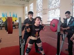 Студенти УжНУ встановили новий рекорд у пауерліфтинзі 